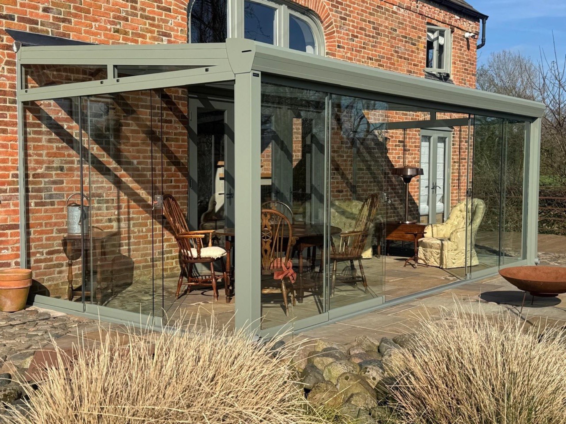 Pergola with integrated lighting