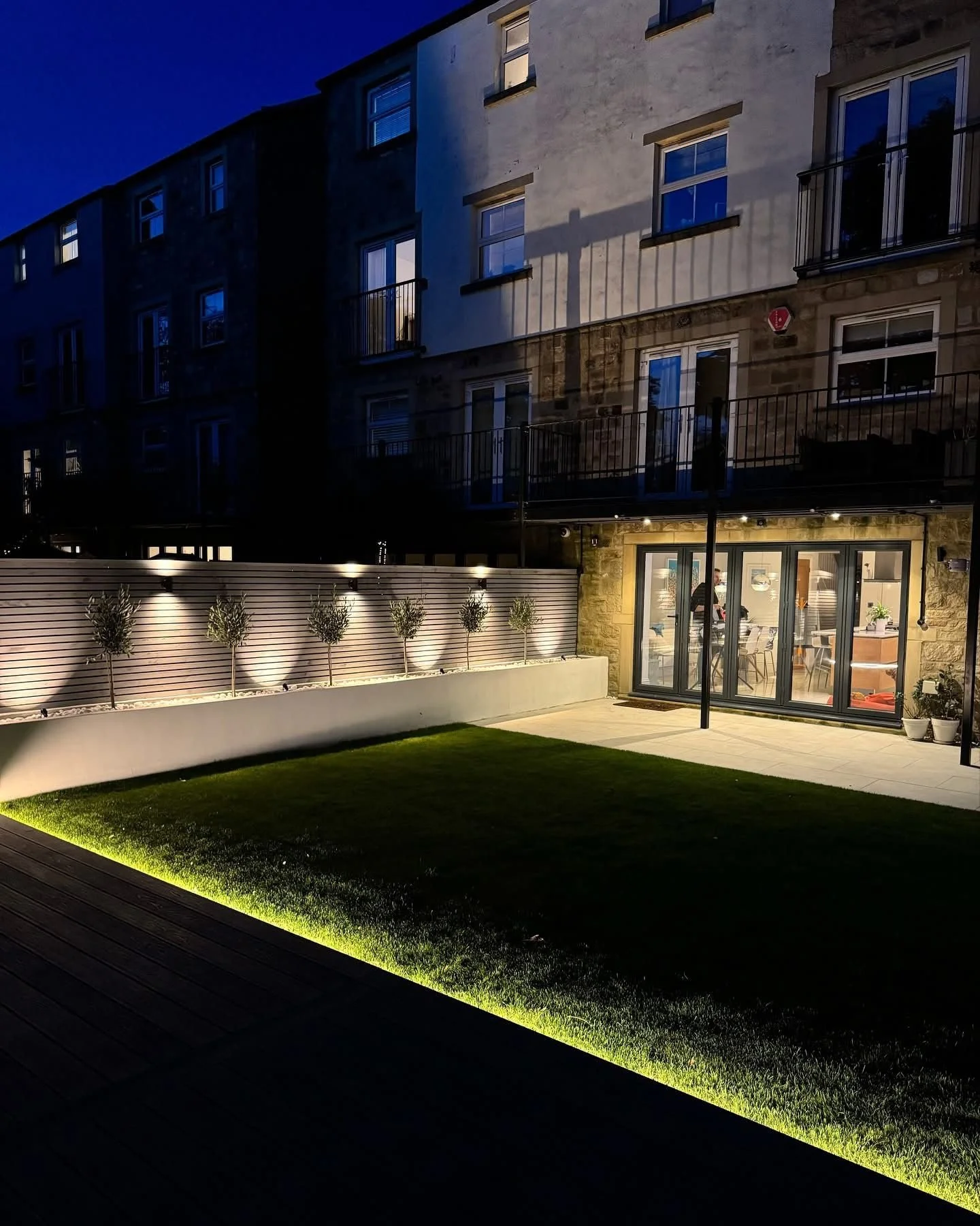Garden with Decking & Outdoor Kitchen detail 3