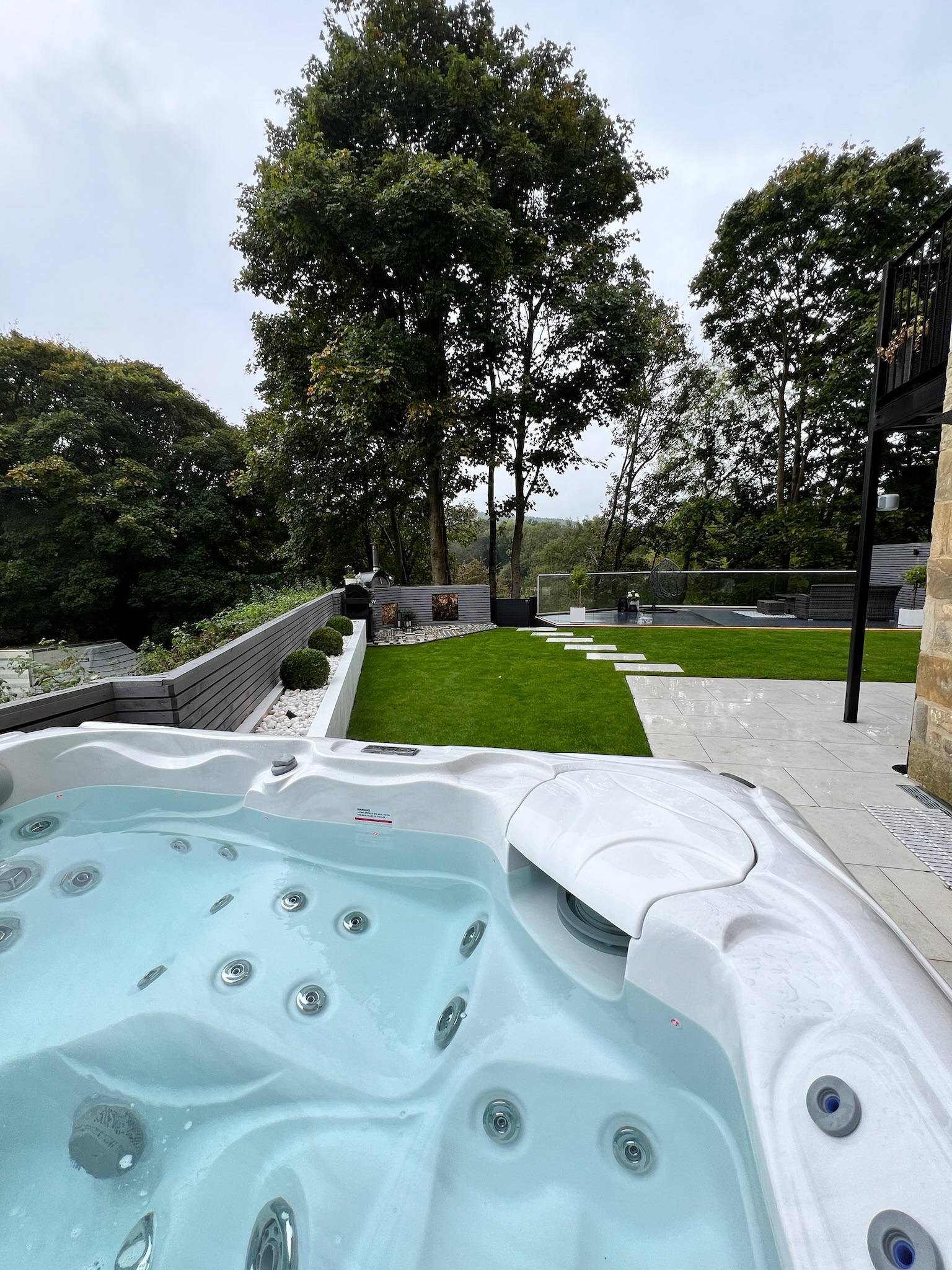 Garden with Decking & Outdoor Kitchen detail 7