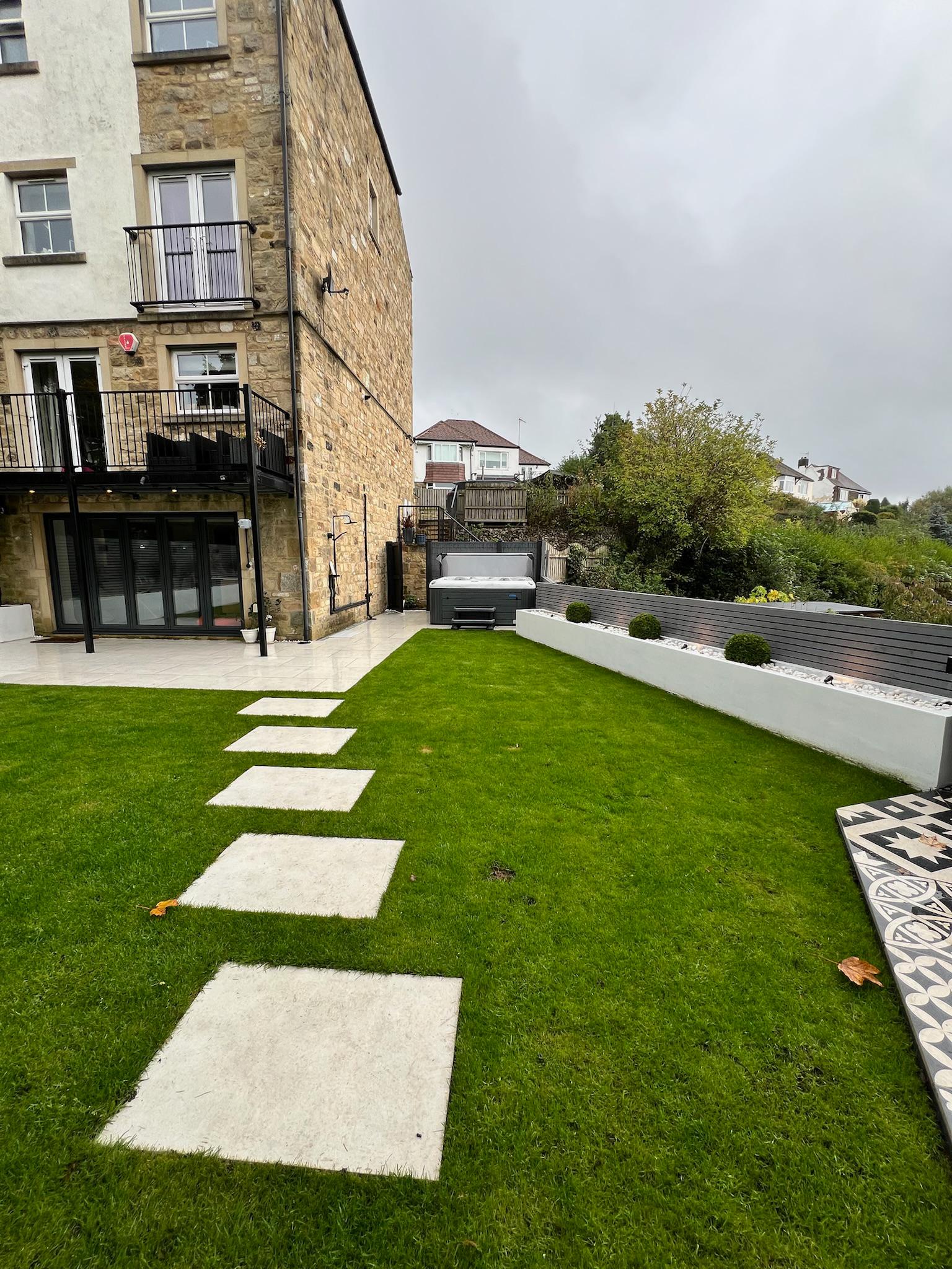 Garden with Decking & Outdoor Kitchen detail 10