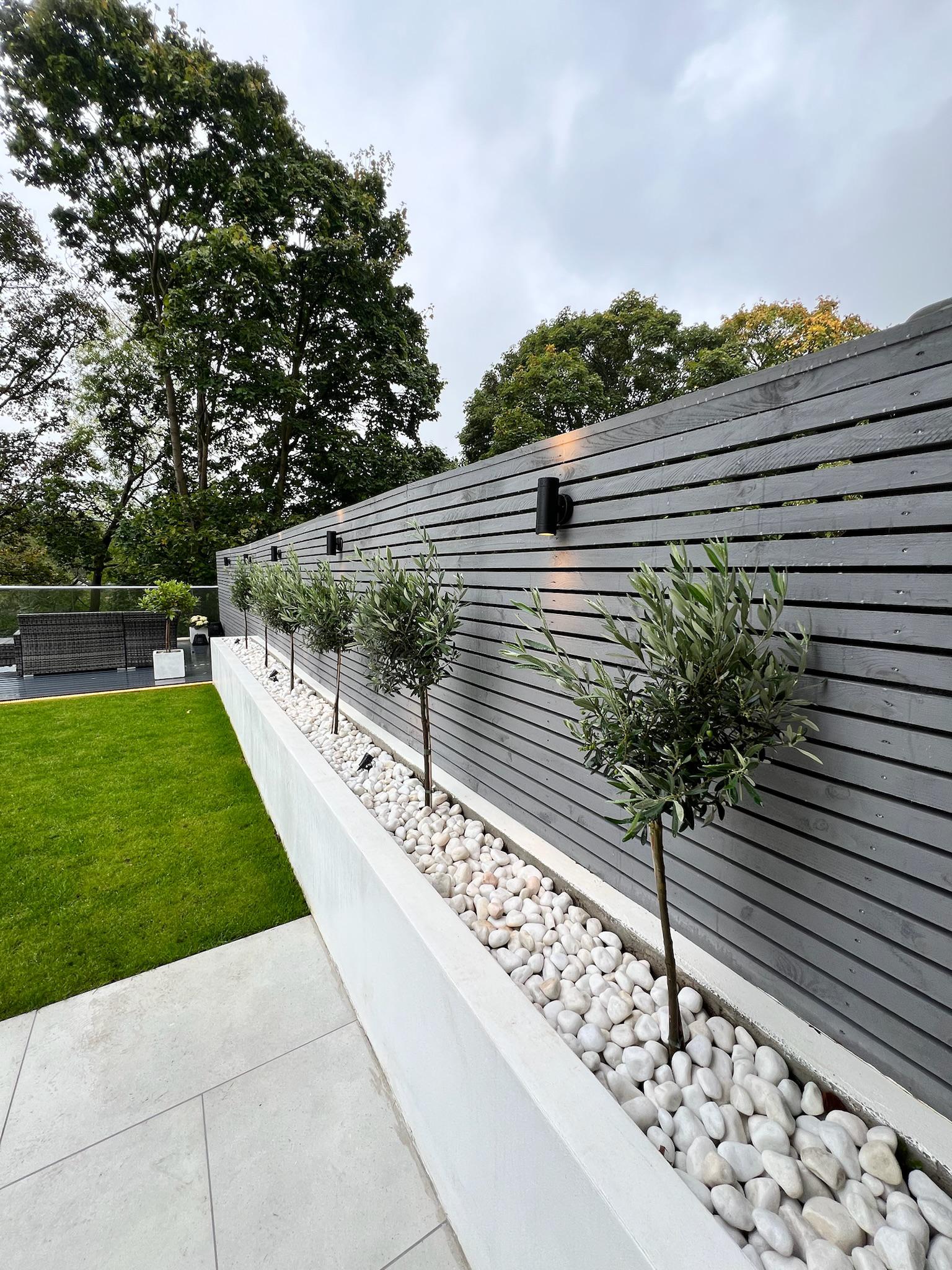 Garden with Decking & Outdoor Kitchen detail 12