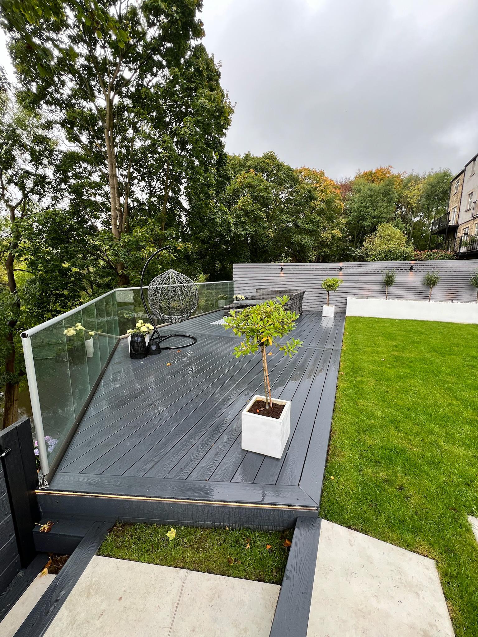 Garden with Decking & Outdoor Kitchen detail 16