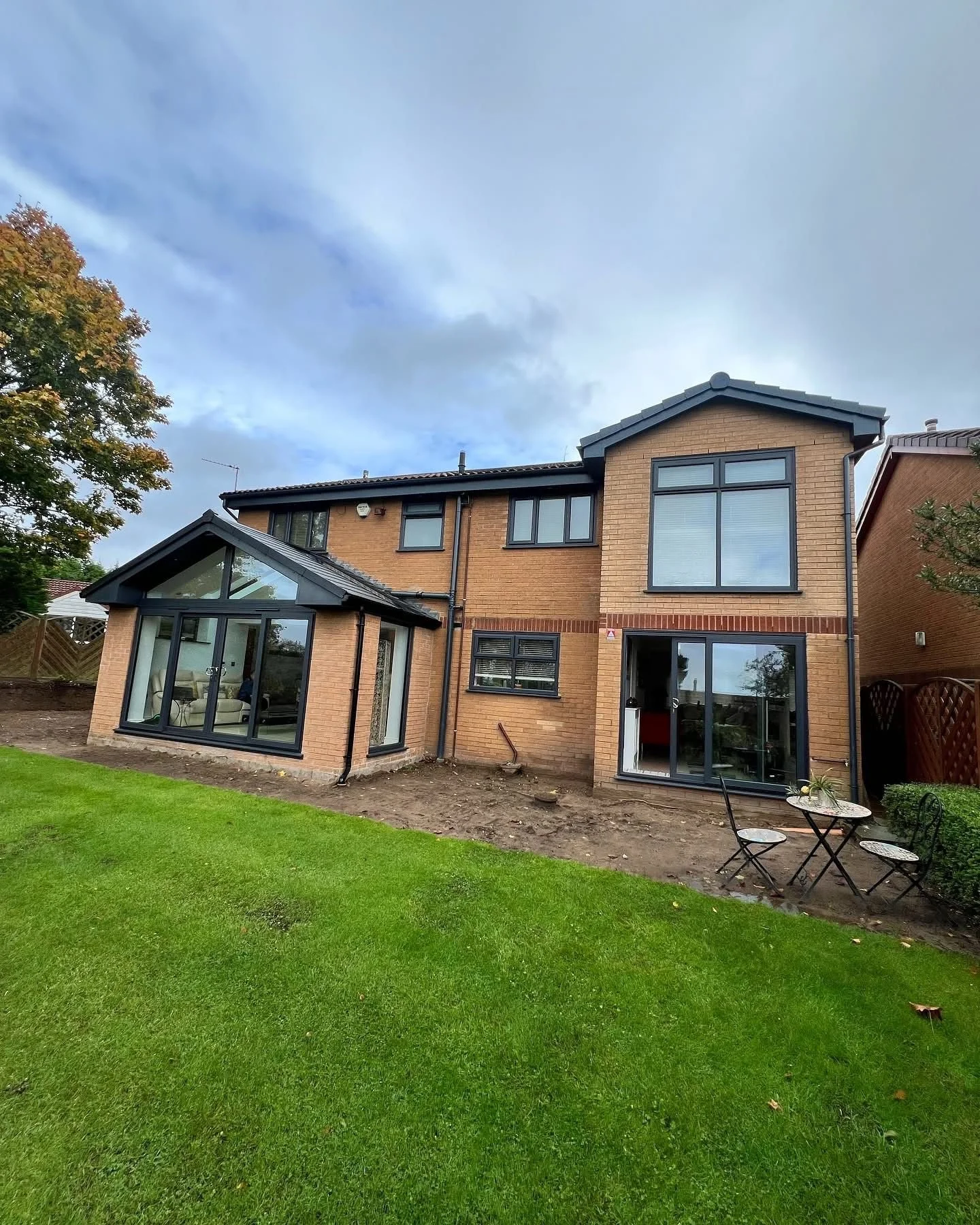 Complete Garden with Pergola detail 10