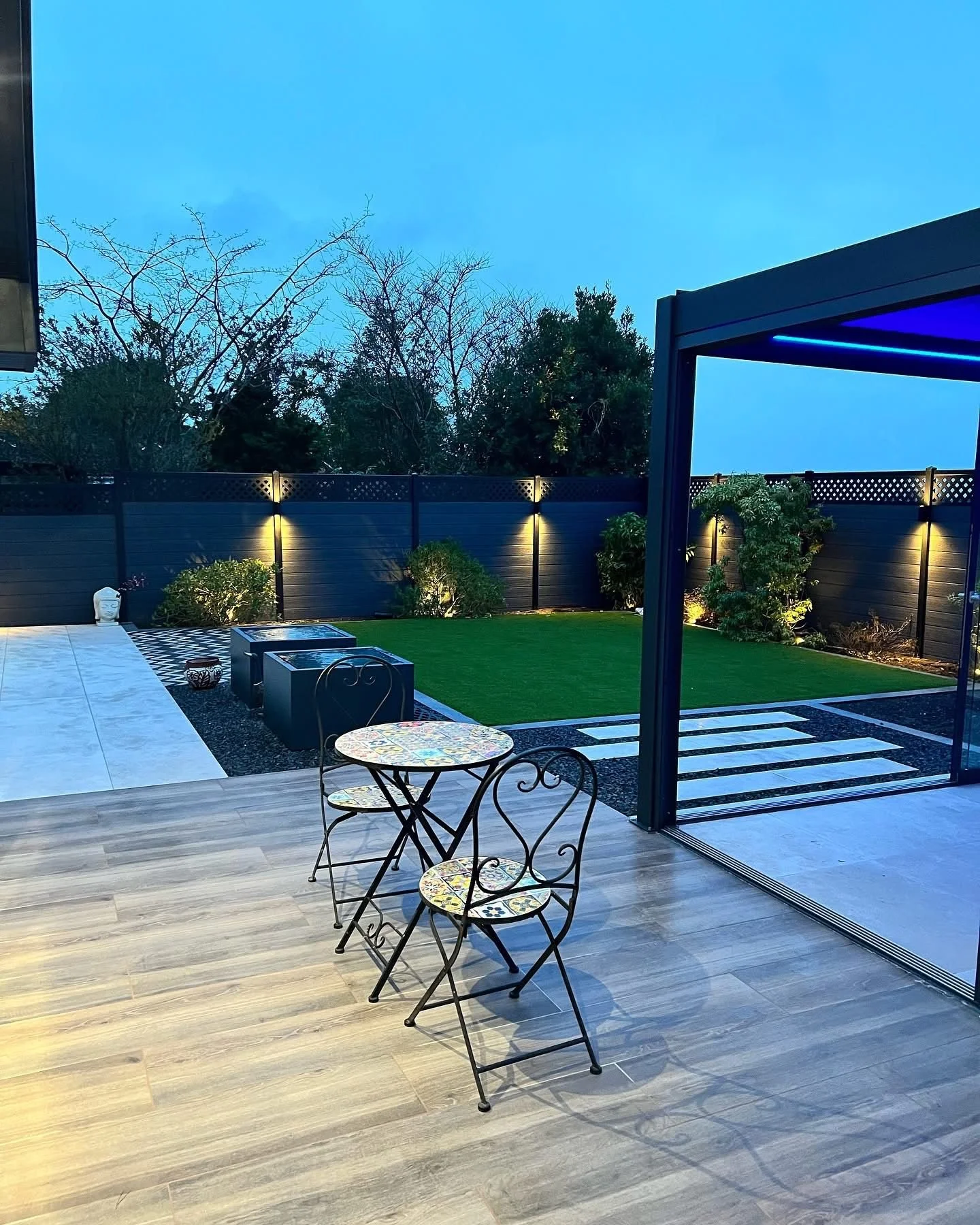 Complete Garden with Pergola detail 11