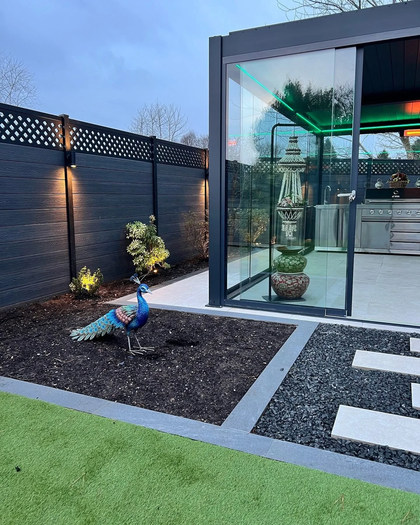 Complete Garden with Pergola detail 12