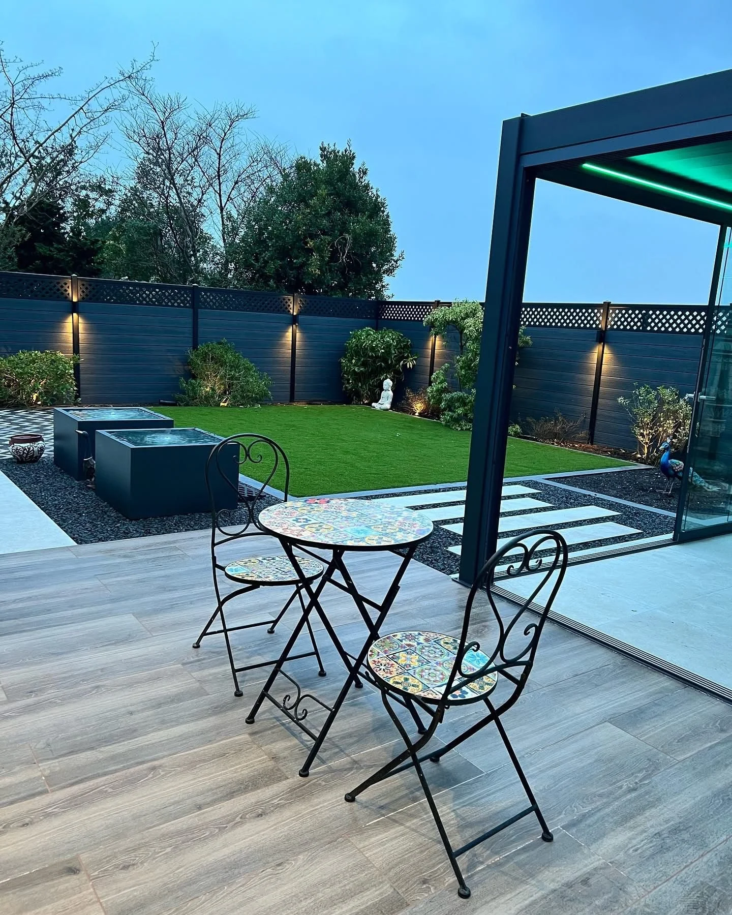 Complete Garden with Pergola detail 7