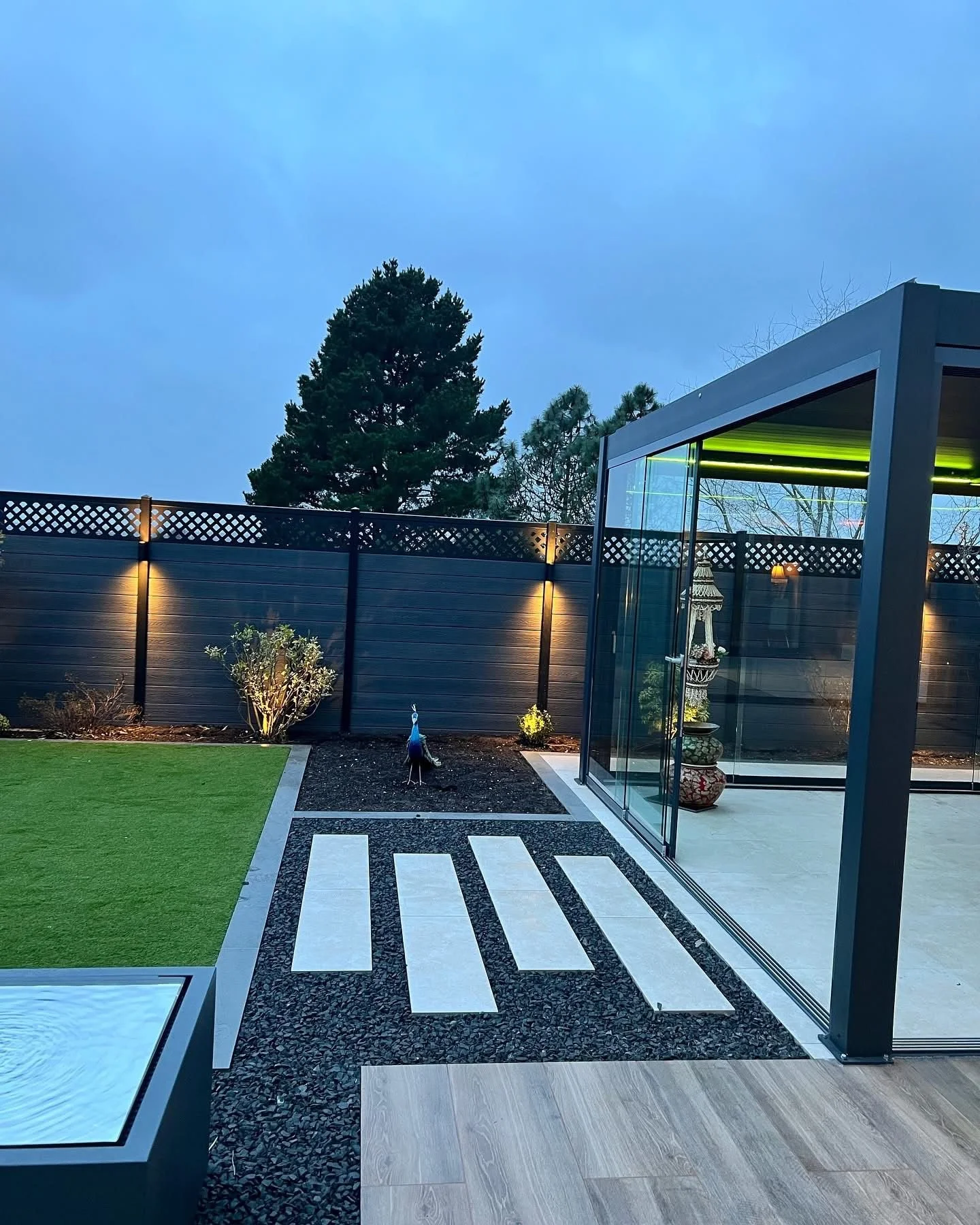 Complete Garden with Pergola detail 8