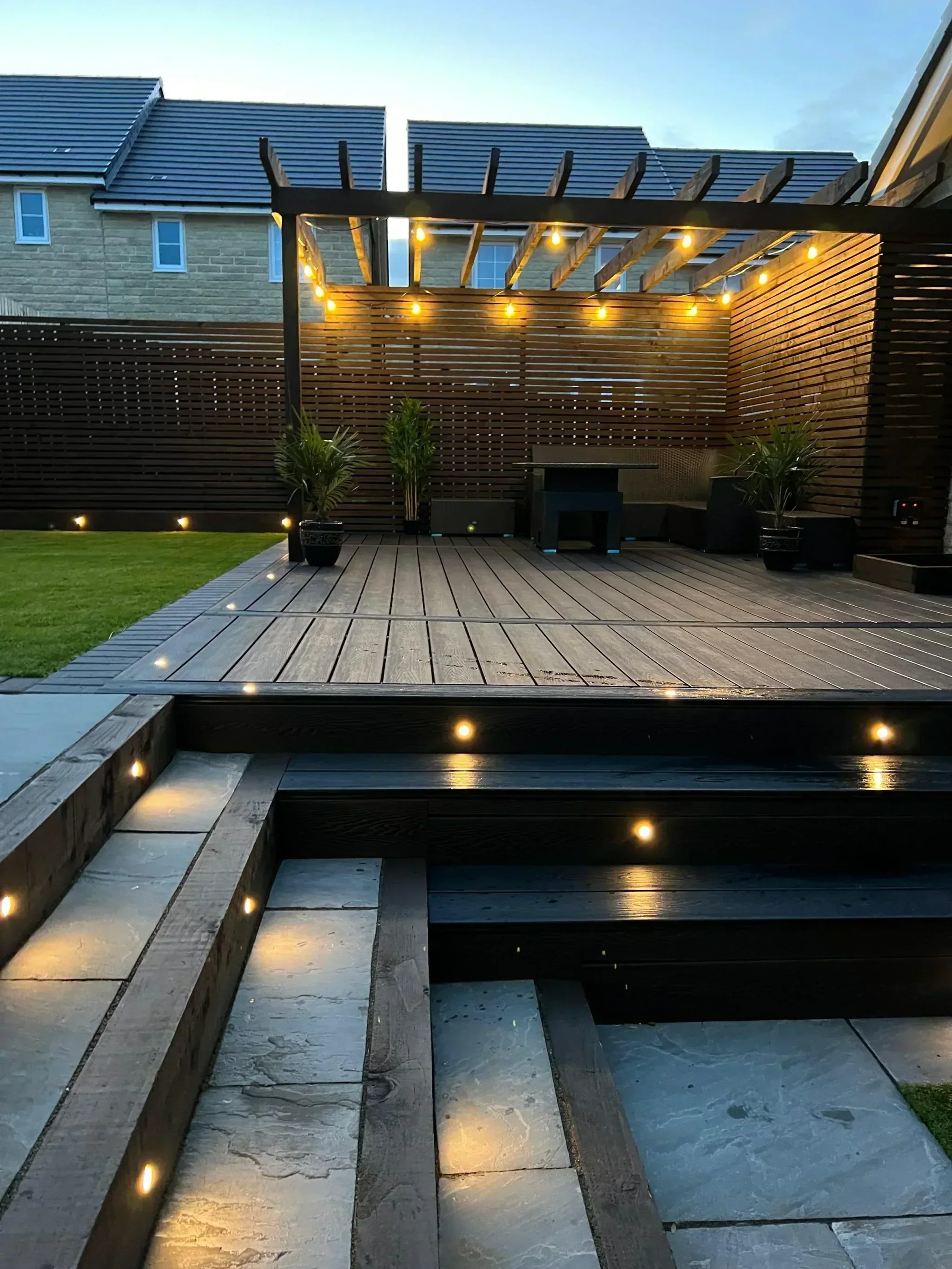 Outdoor Living Space with Jacuzzi — photo 7