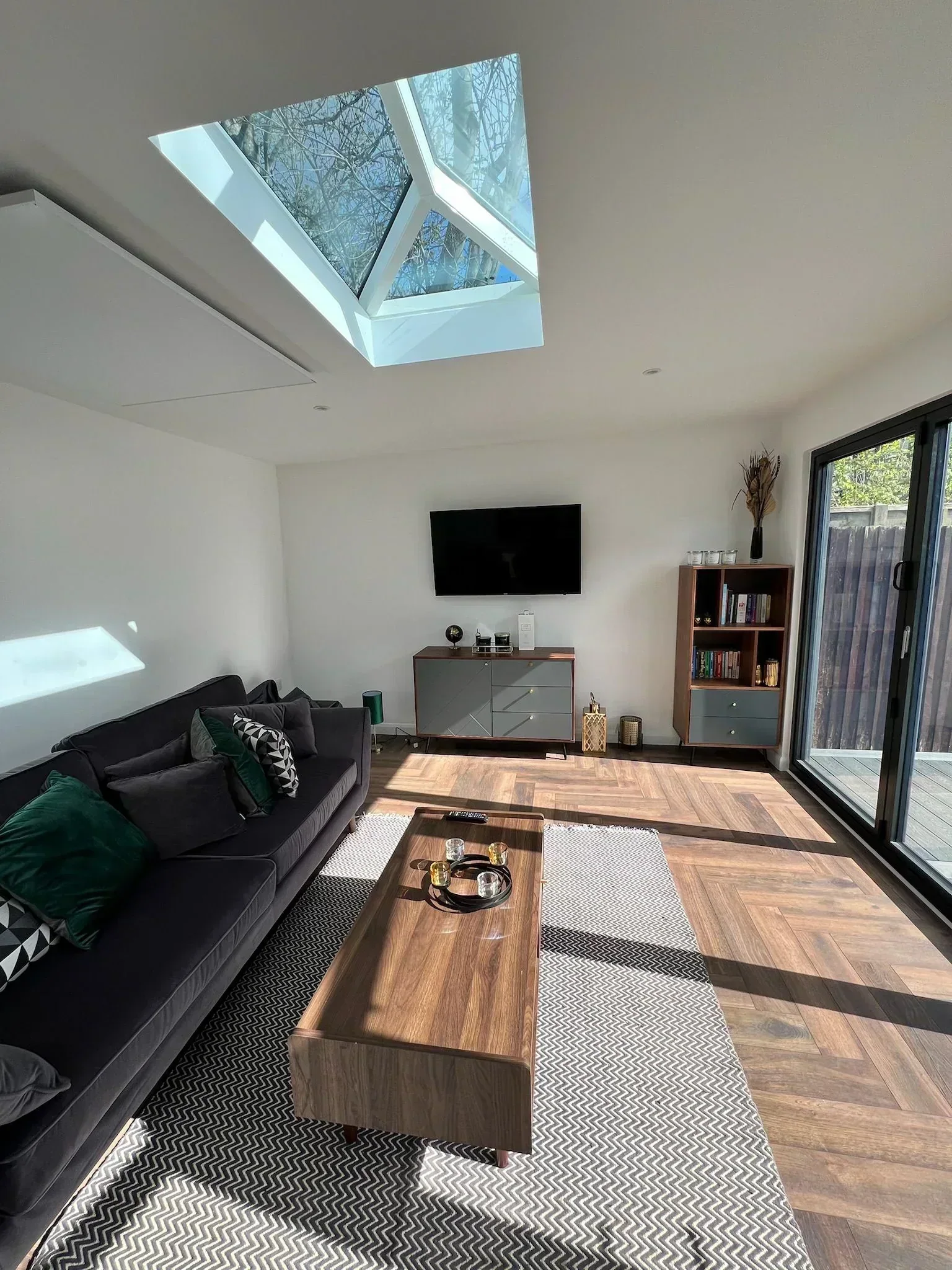 Bespoke Garden Room with Skylight — photo 11