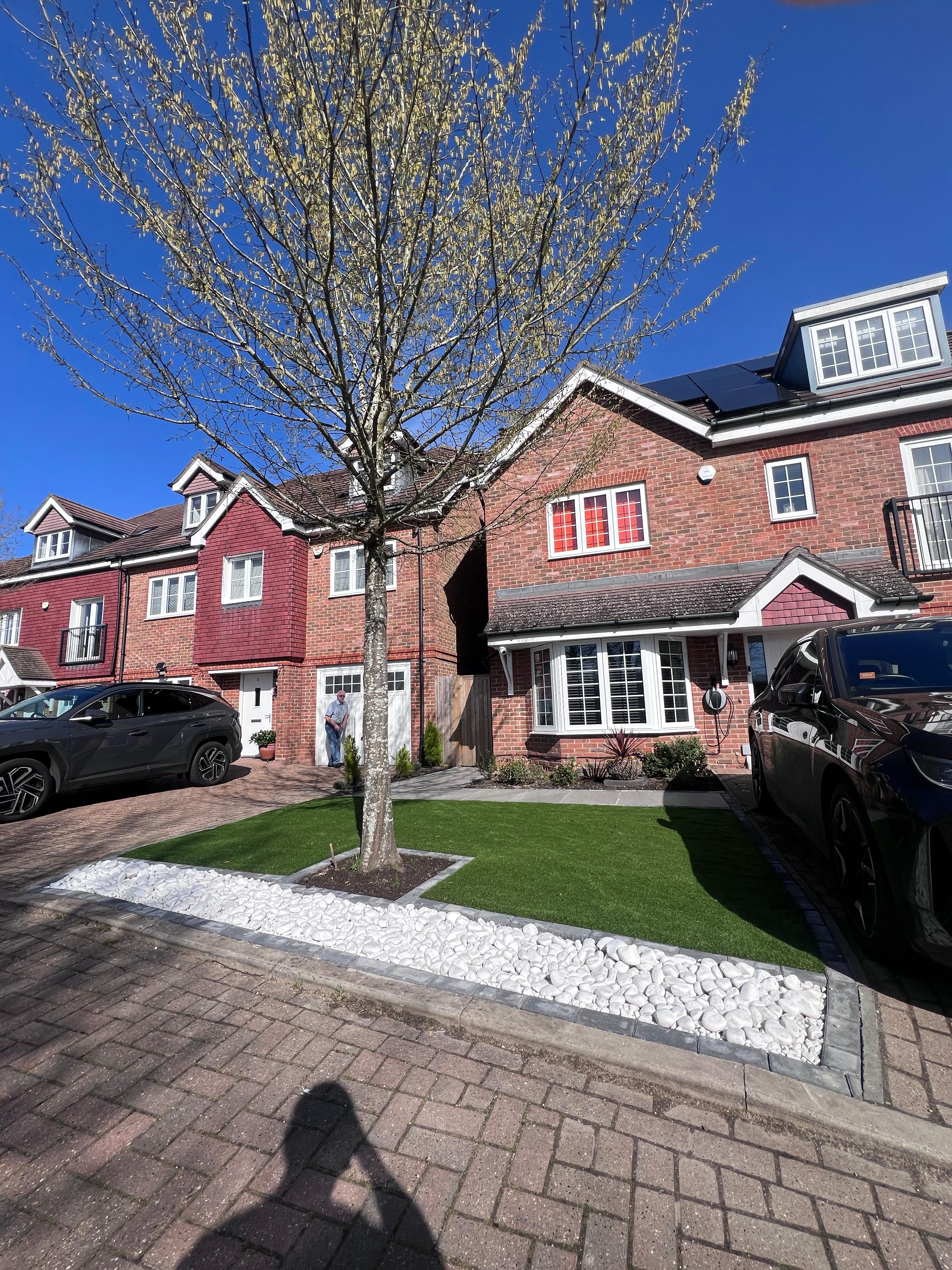 Pergola, Jacuzzi & Front Garden detail 1