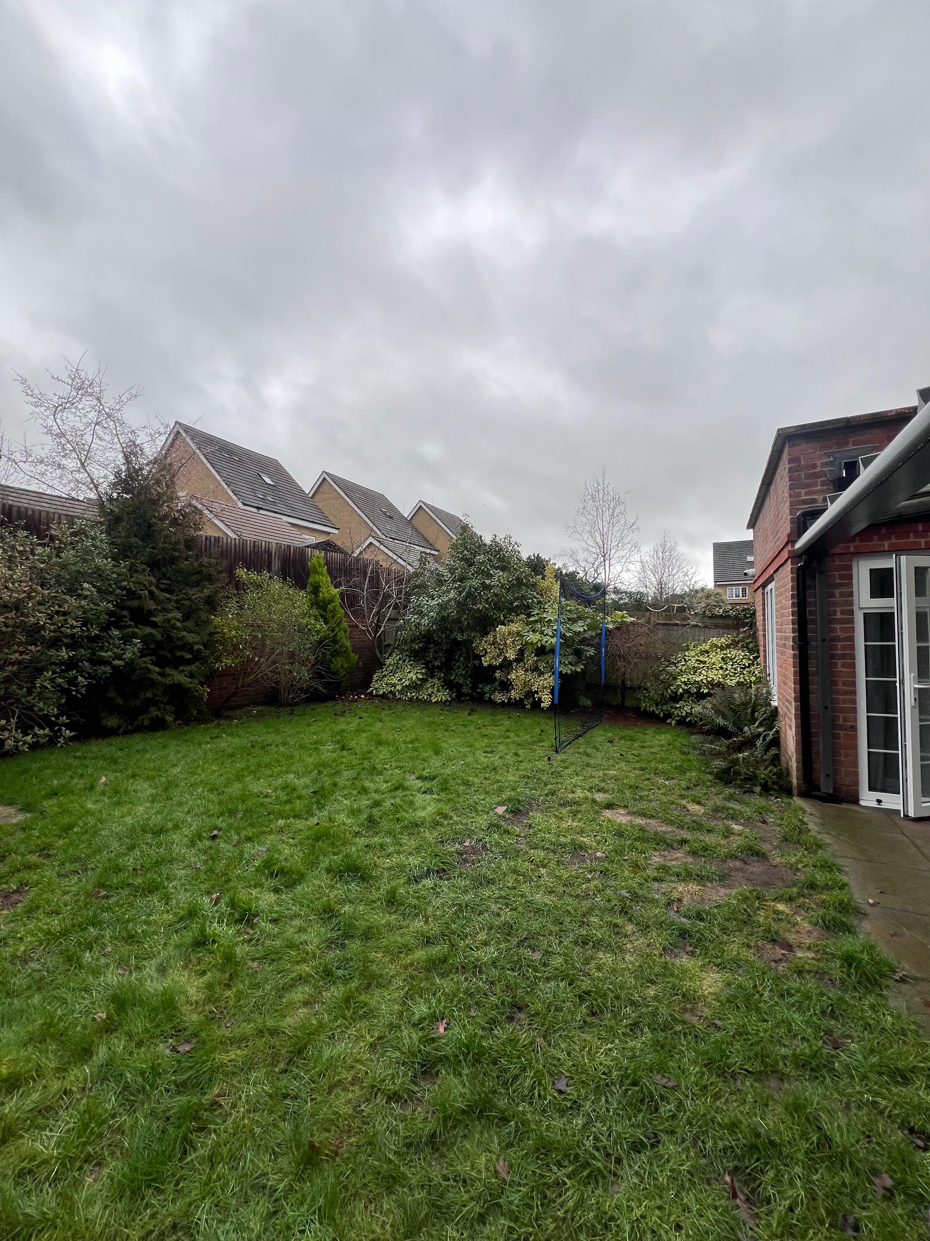 Pergola, Jacuzzi & Front Garden detail 6