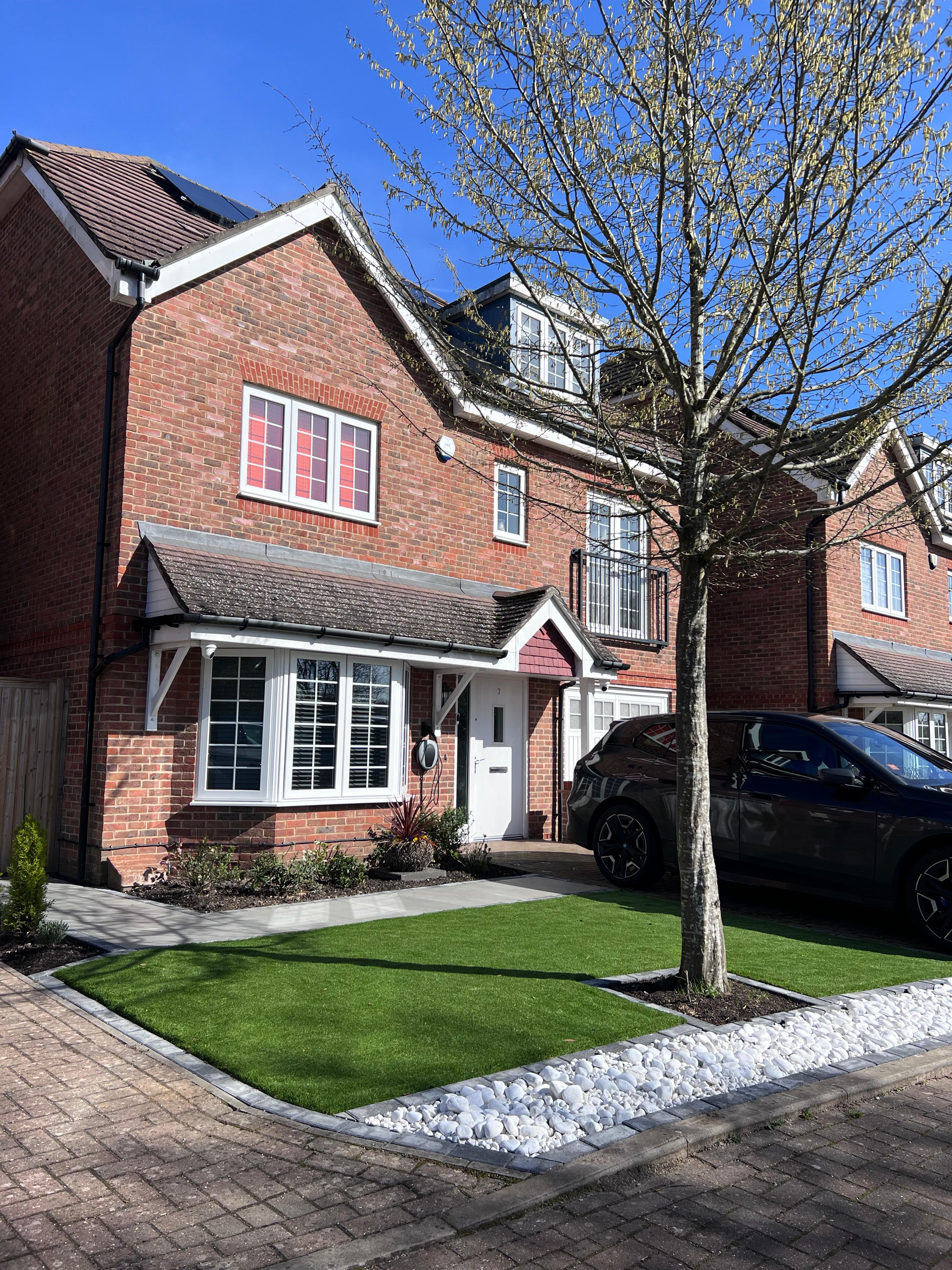 Pergola, Jacuzzi & Front Garden detail 8