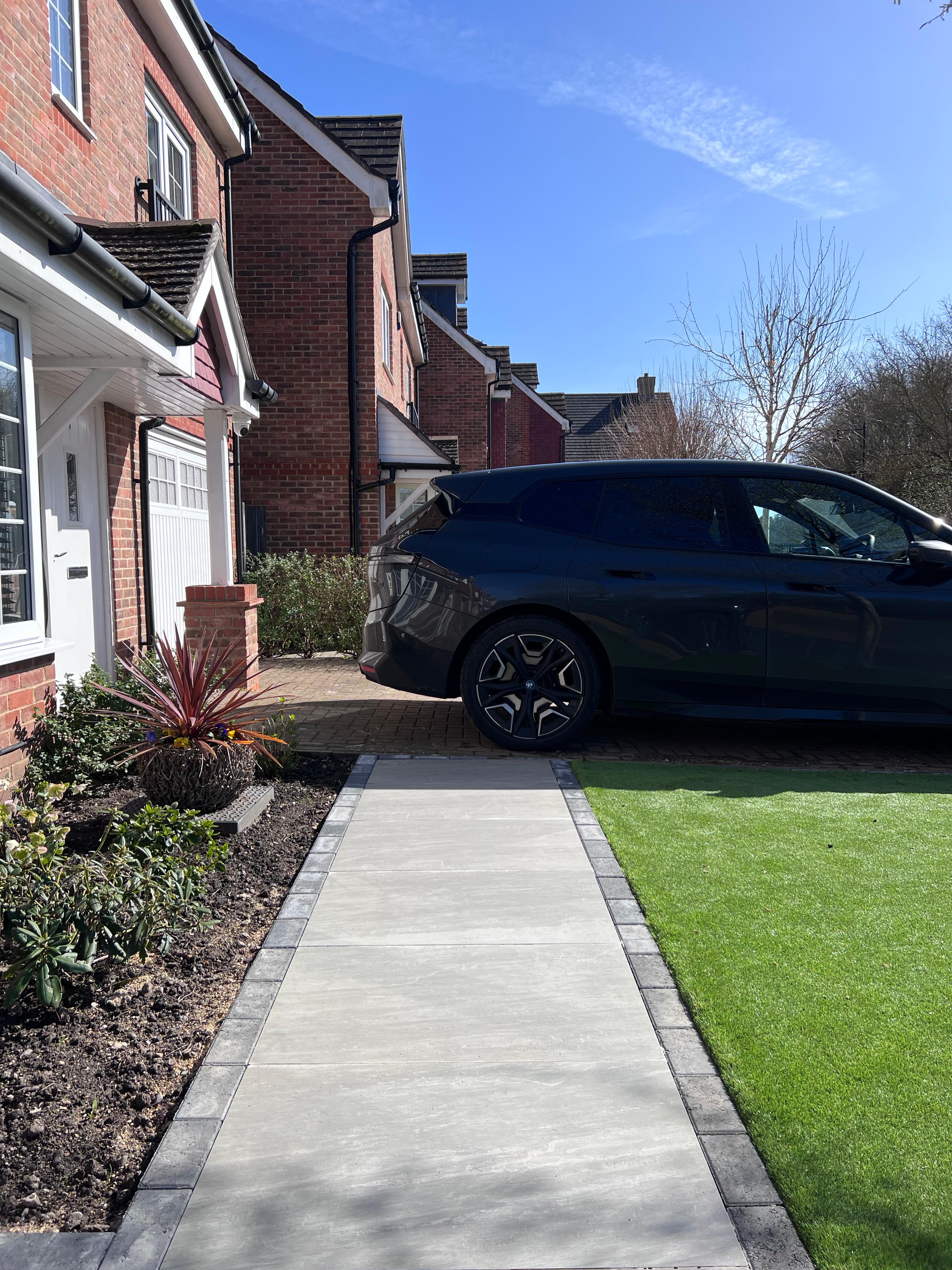 Pergola, Jacuzzi & Front Garden detail 13