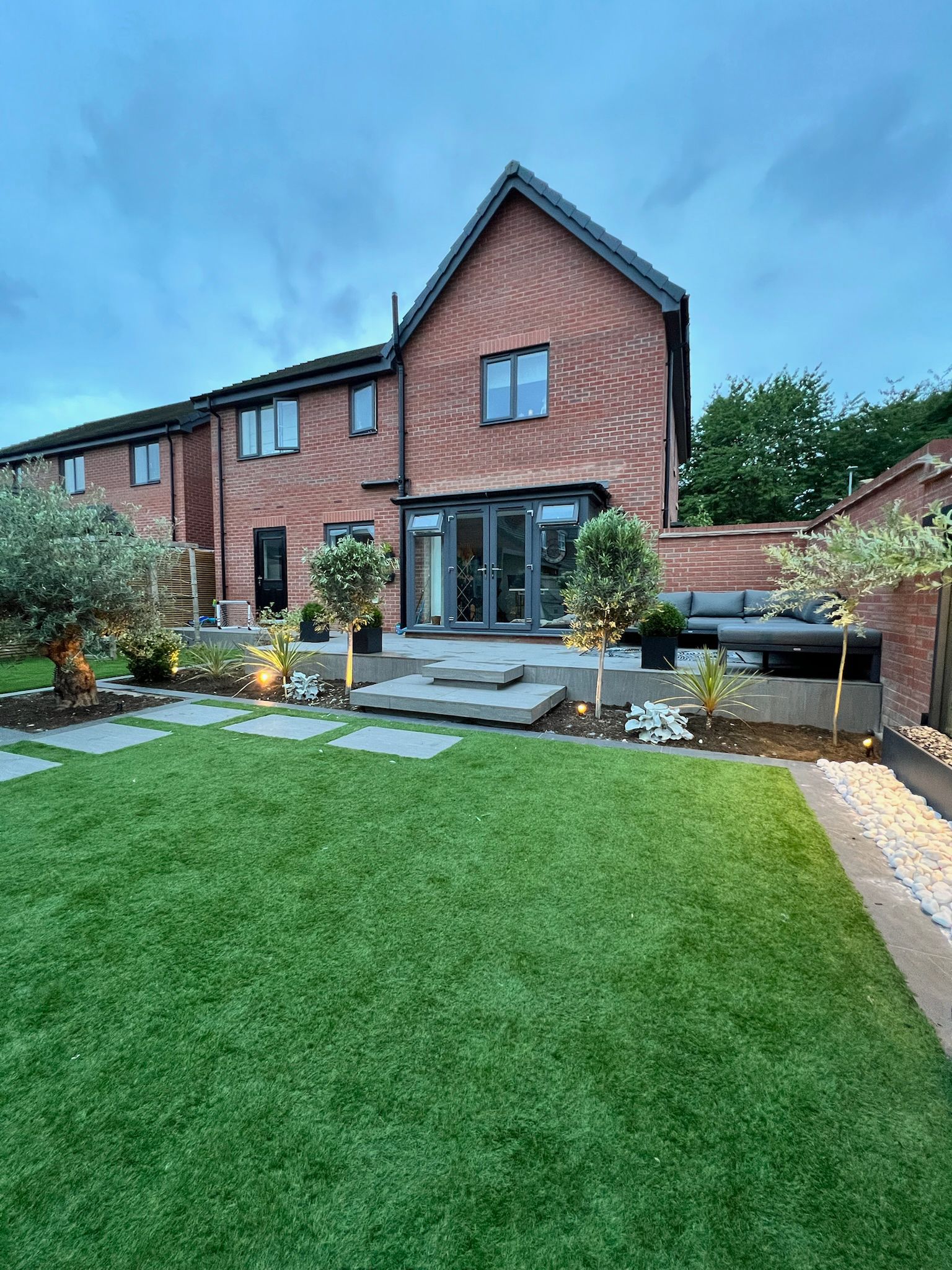 Pergola with Outdoor Kitchen & Water Feature detail 3