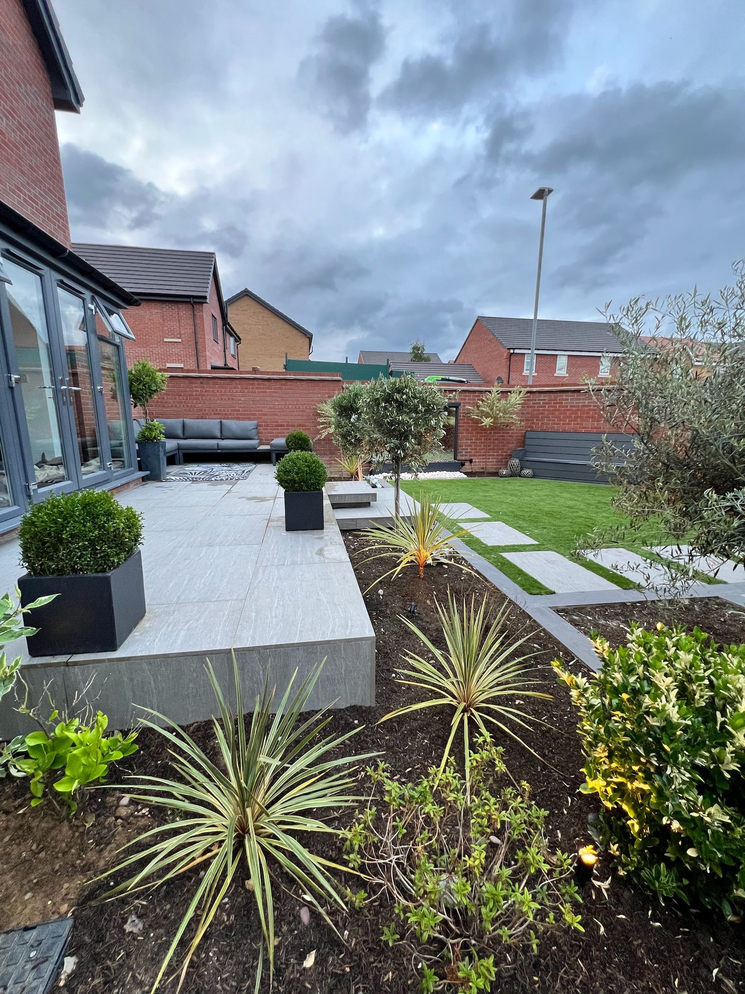 Pergola with Outdoor Kitchen & Water Feature detail 6