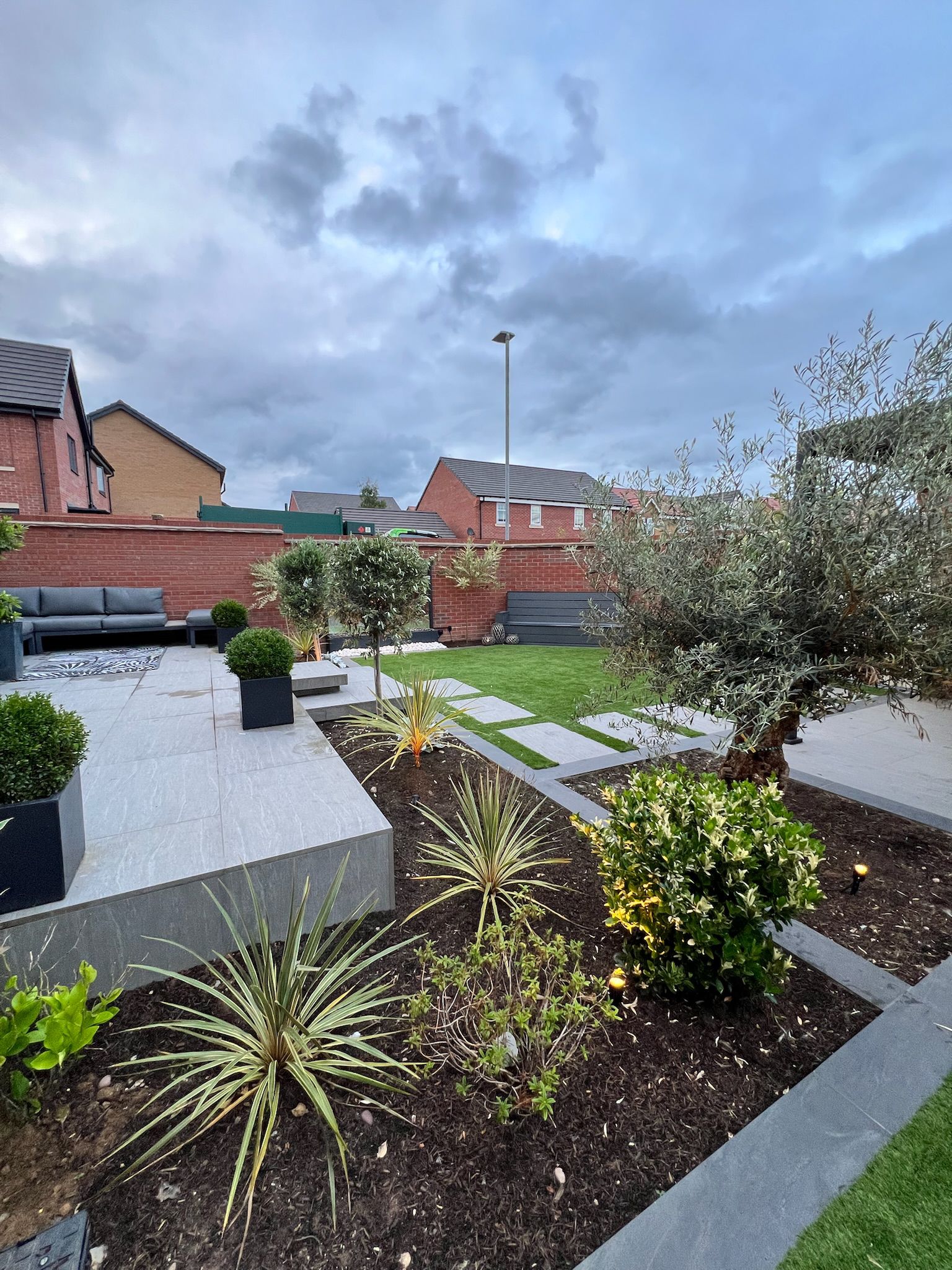 Pergola with Outdoor Kitchen & Water Feature detail 12