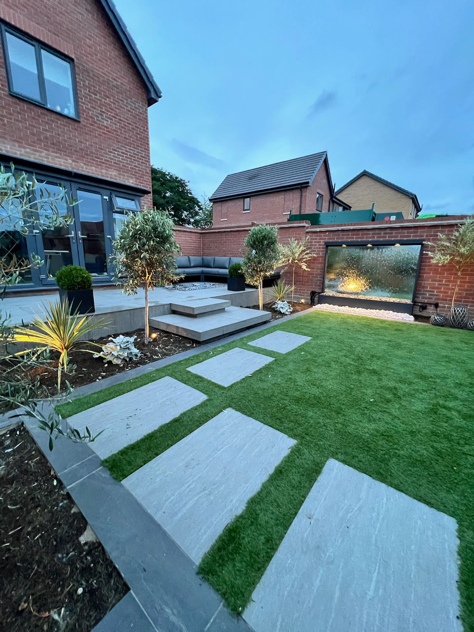 Pergola with Outdoor Kitchen & Water Feature detail 13