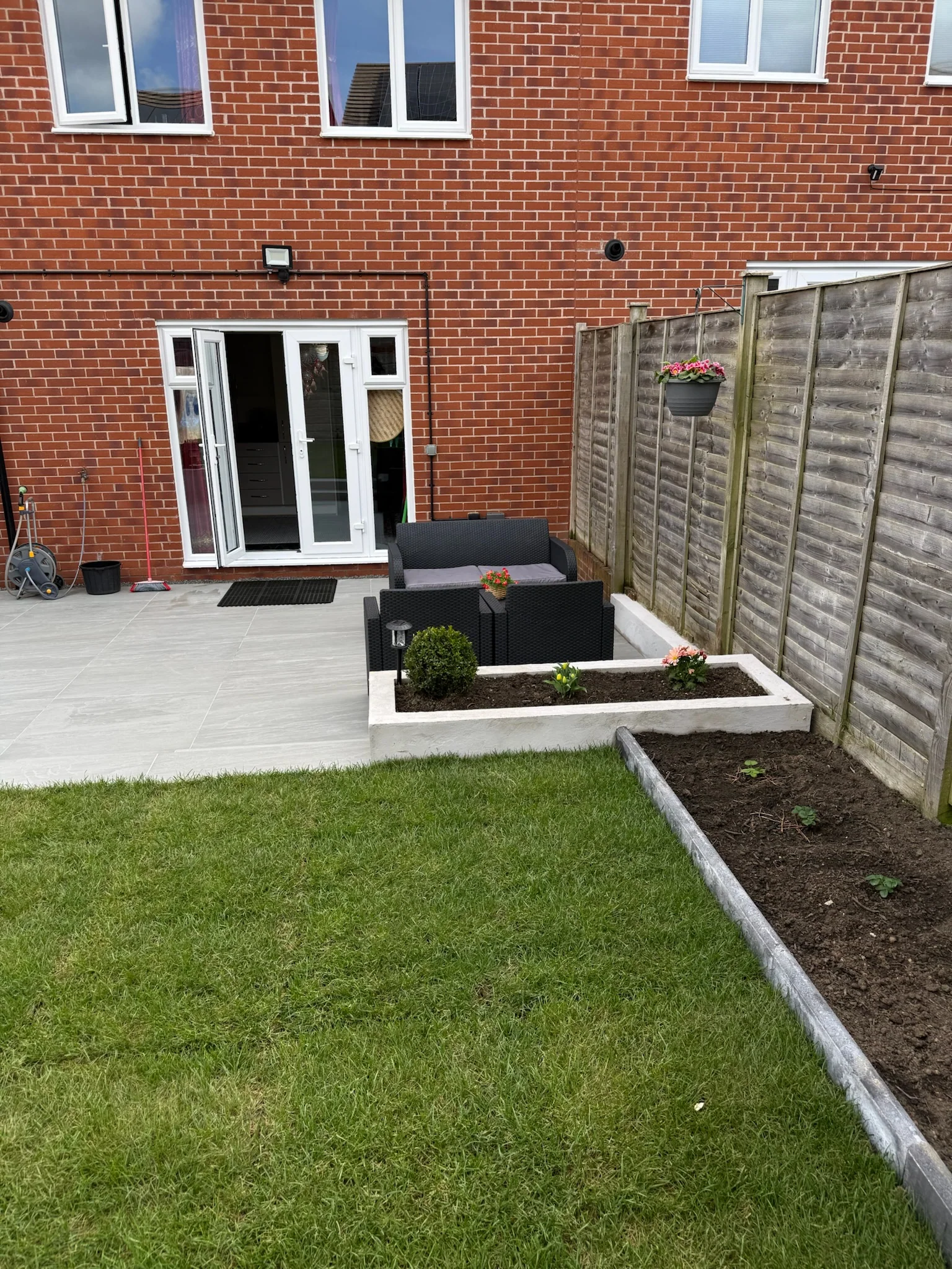 New Build Garden with Raised Planters in Swindon — photo 5