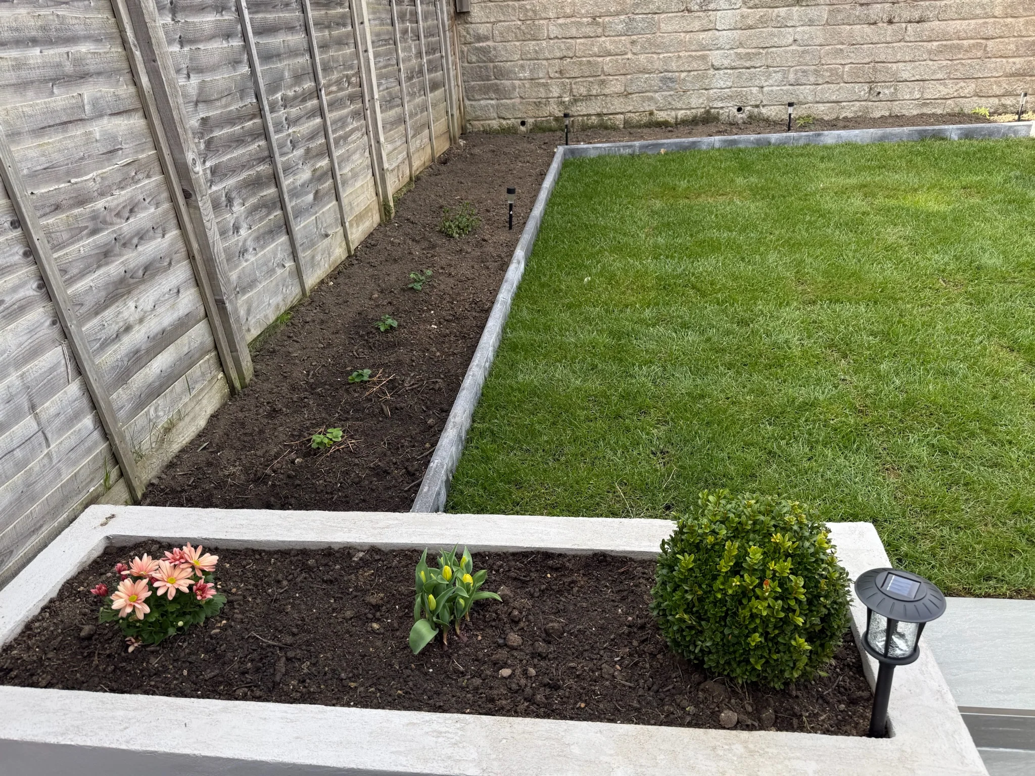 New Build Garden with Raised Planters in Swindon — photo 10