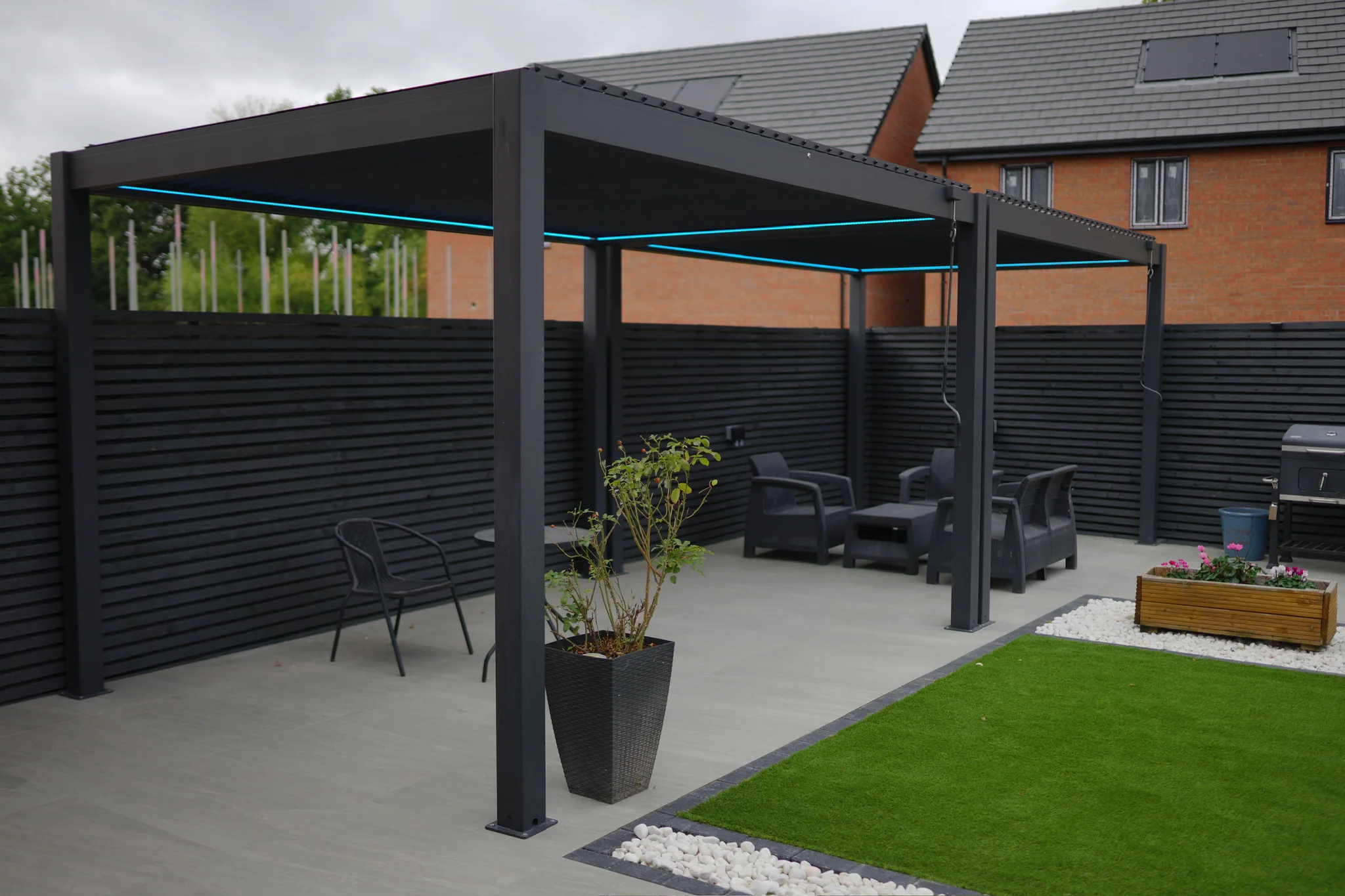 Louvred Pergola & Porcelain Terrace in Didcot — photo 2