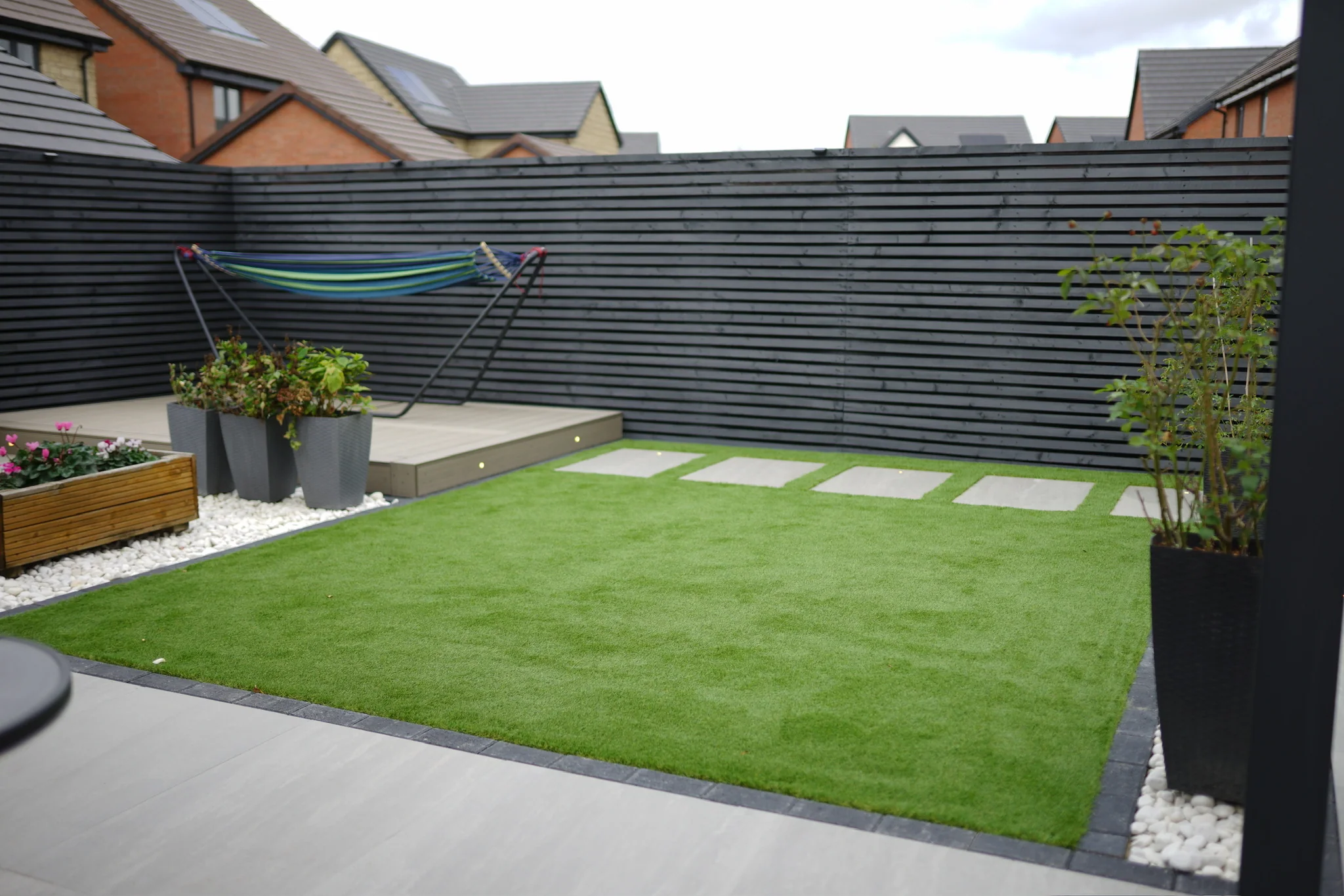 Louvred Pergola & Porcelain Terrace in Didcot — photo 5