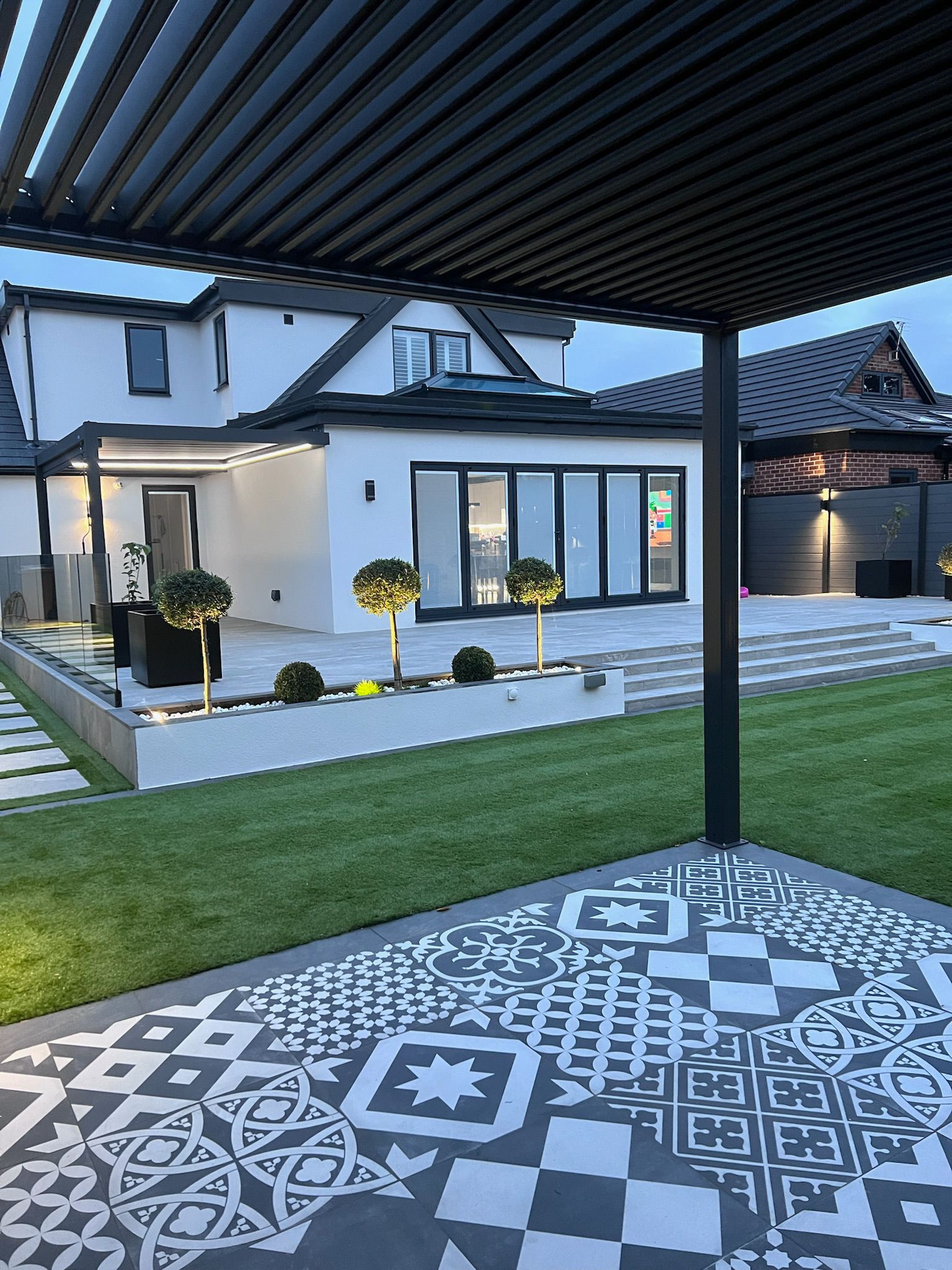 Luxury Modern Garden detail 18