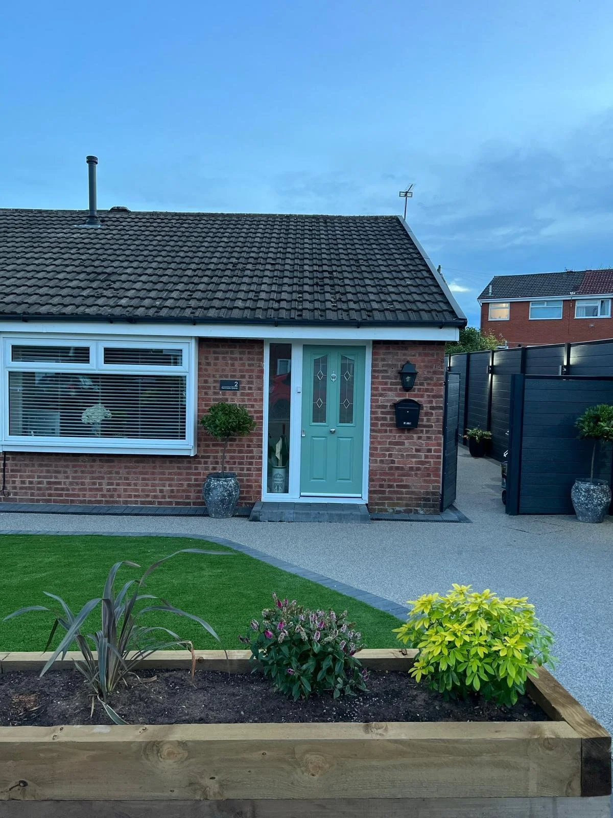 Complete Front & Back Garden detail 1