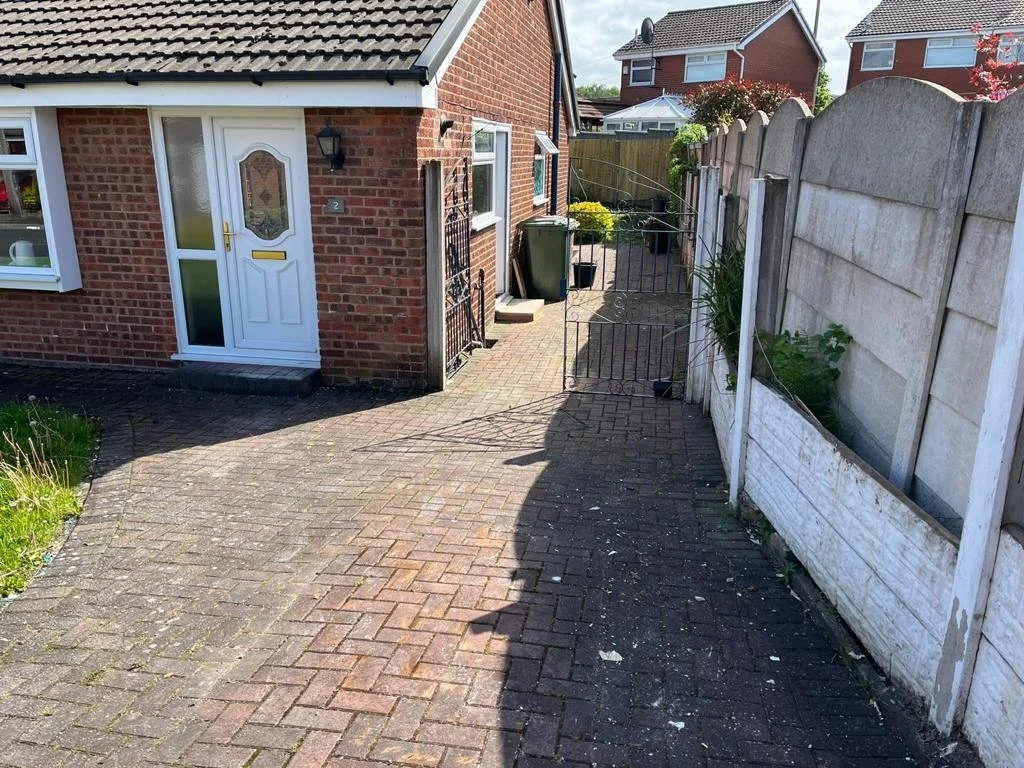 Complete Front & Back Garden detail 4