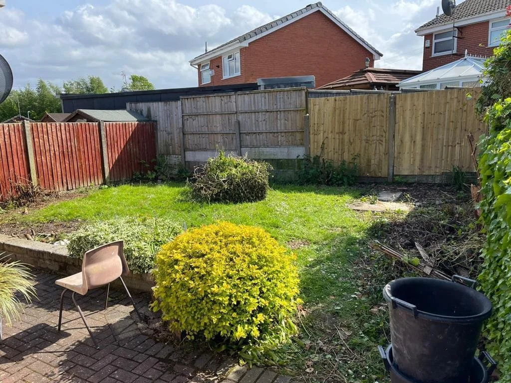 Complete Front & Back Garden detail 9